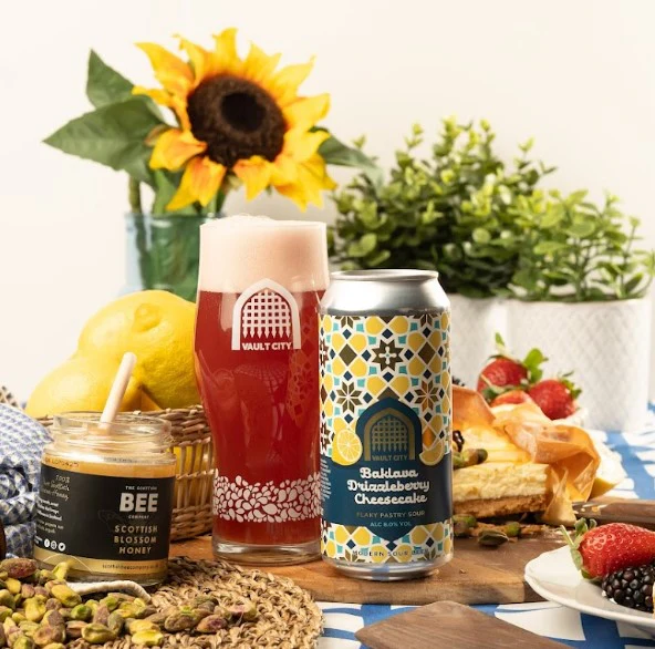 Vault City Baklava Drizzleberry Cheesecake Sour 440ml (8%) - Image 2
